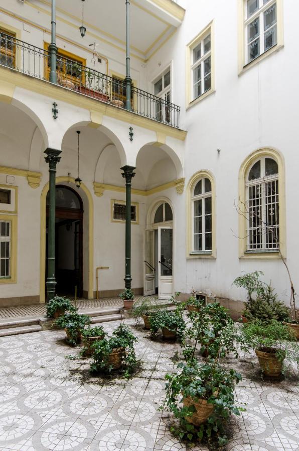 Studio Next To Opera House A26 Budapest Extérieur photo